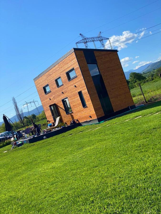 Tiny House - Baia De Fier Hotel Exterior foto