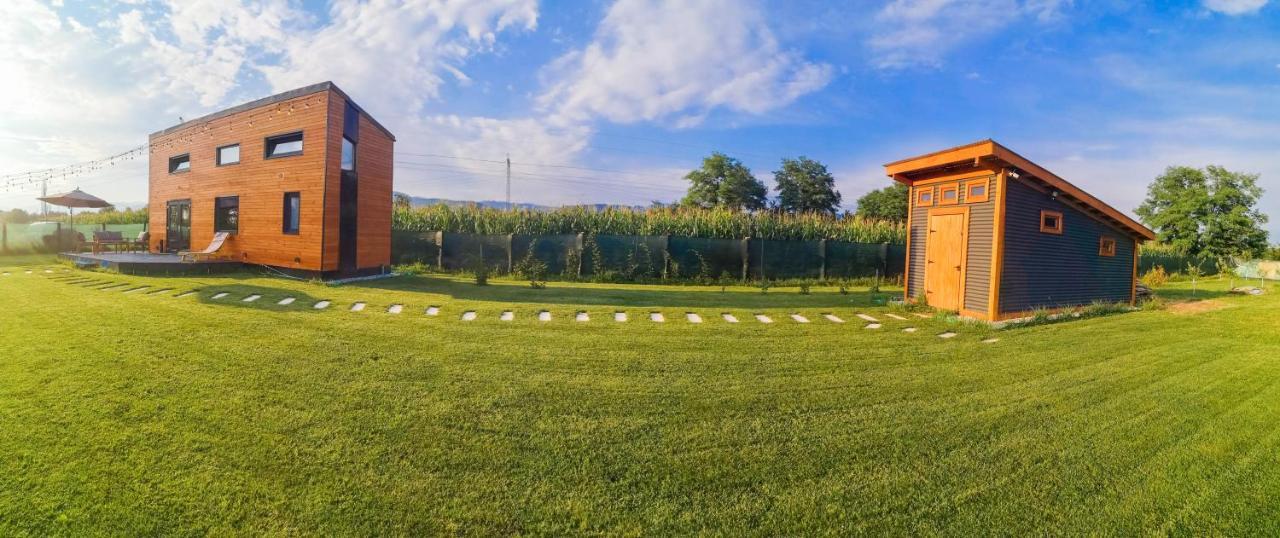 Tiny House - Baia De Fier Hotel Exterior foto