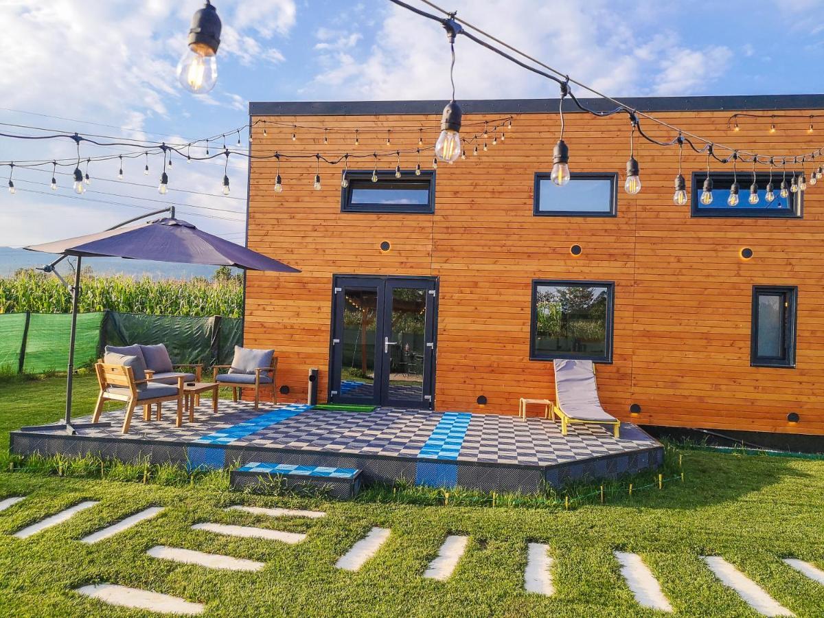 Tiny House - Baia De Fier Hotel Exterior foto