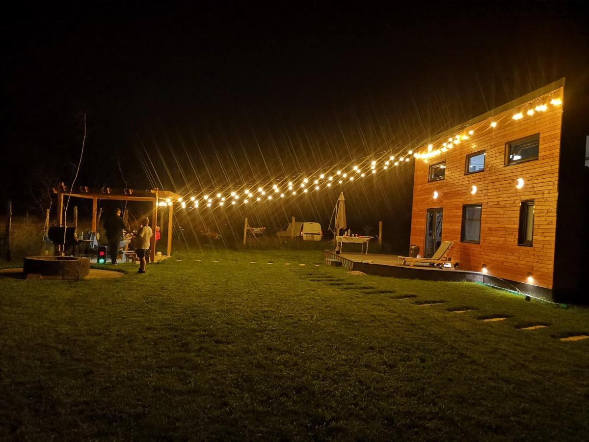 Tiny House - Baia De Fier Hotel Exterior foto