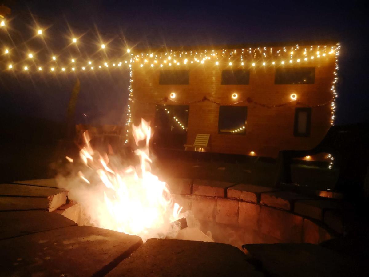 Tiny House - Baia De Fier Hotel Exterior foto