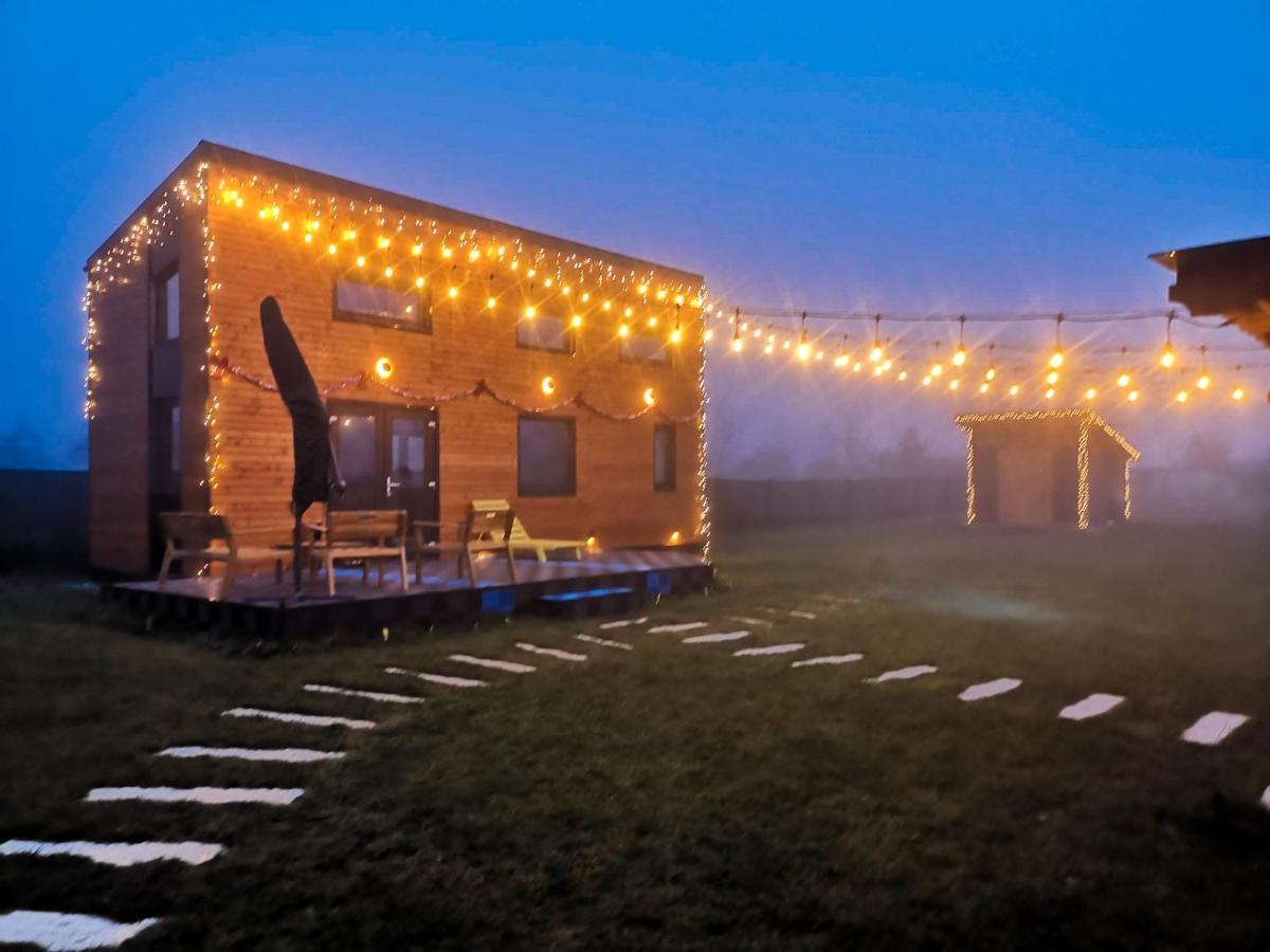 Tiny House - Baia De Fier Hotel Exterior foto
