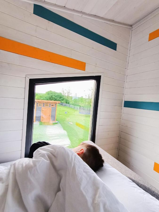 Tiny House - Baia De Fier Hotel Exterior foto